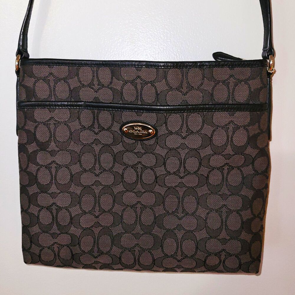 Coach Signature Zip Crossbody File Bag Black brown Gray Logo Silver Hardware Med